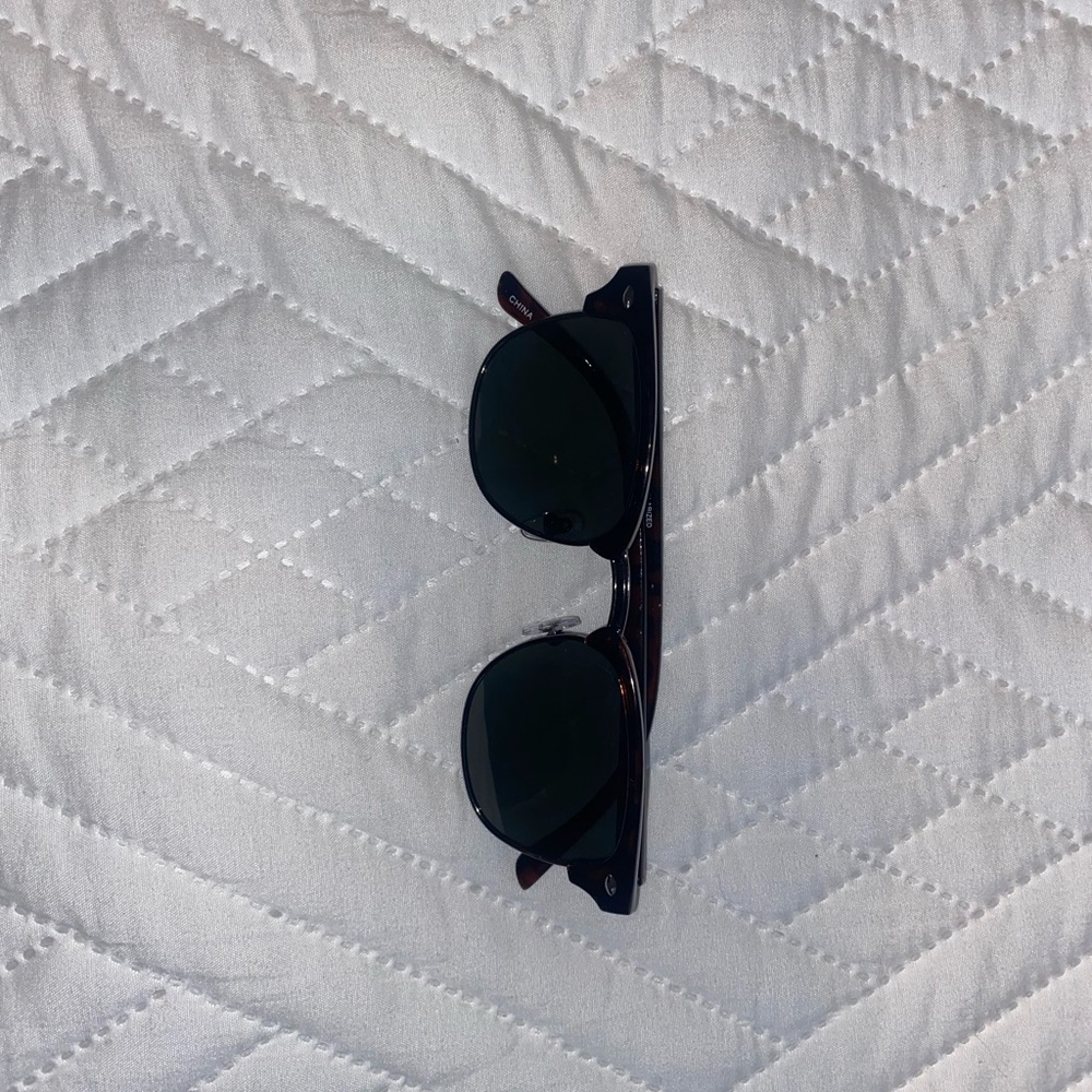 Sun glasses